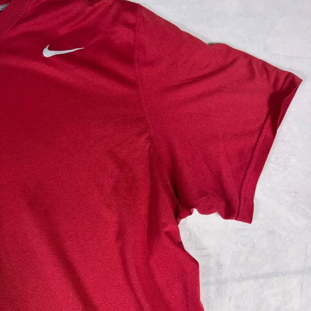 Nike Dri Fit Men's T-Shirt Red Crew‎ Neck Short Sleeve Performance Comfy Size XL